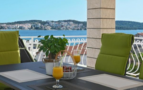 Отель Apartments Ljube  Трогир